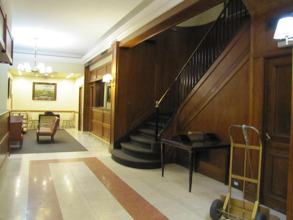 Hotel Regis Orho 3*