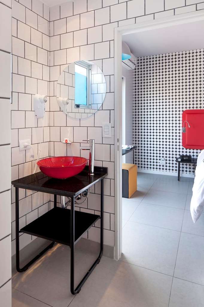 Pop Hotel