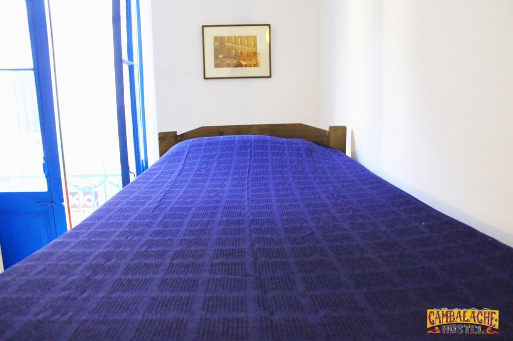 Cambalache Hostal *