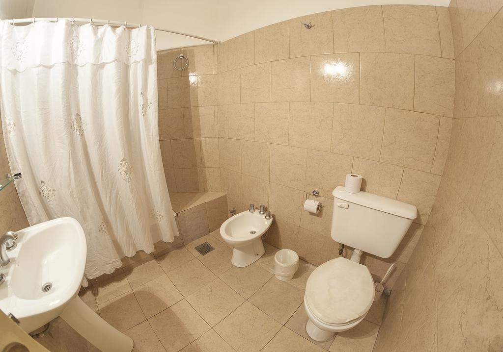 Reina Hotel 2*