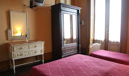 Hotel Reina
