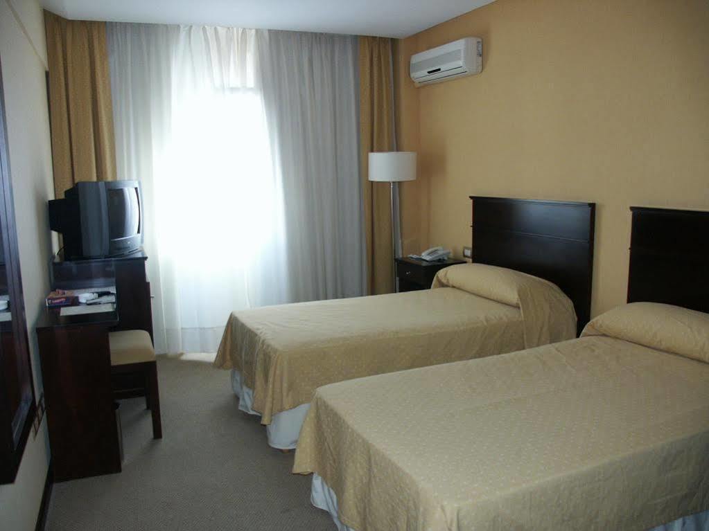 Hotel 8 De Octubre 3*
