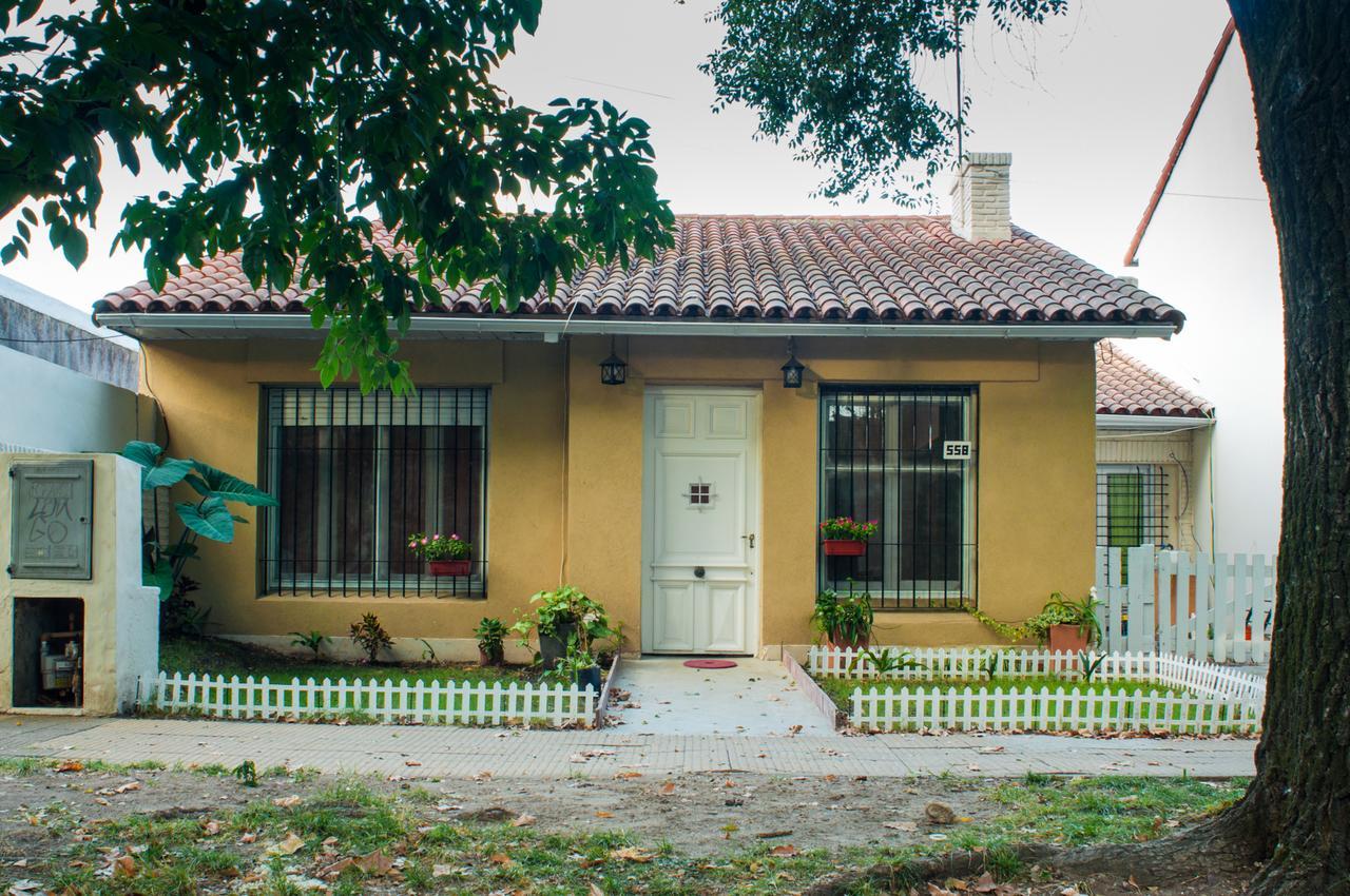 Casa Borges Adrogué Habitación en casa particular *