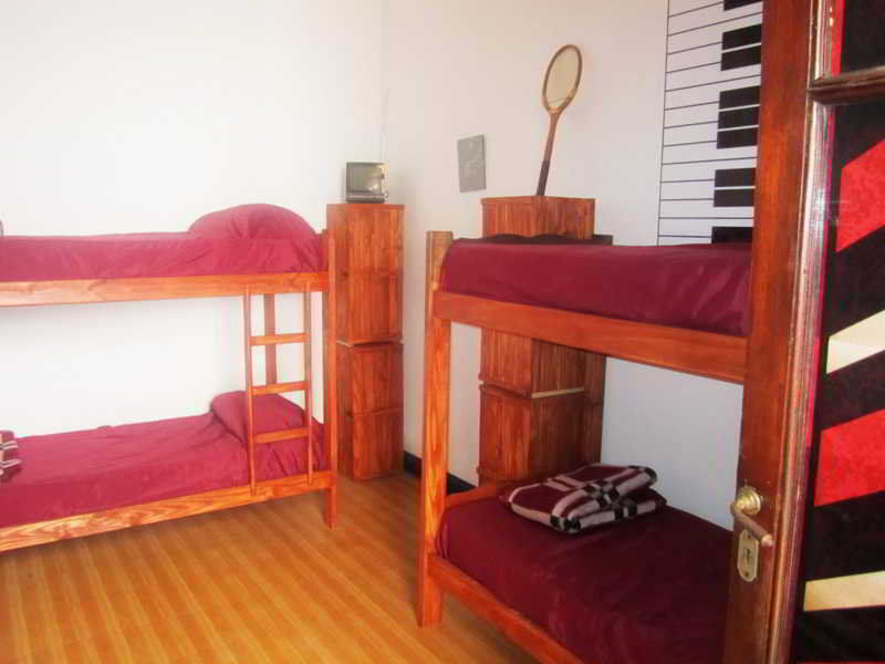 Play Soho Hostal *