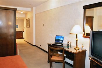 Reconquista Plaza Hotel 3*