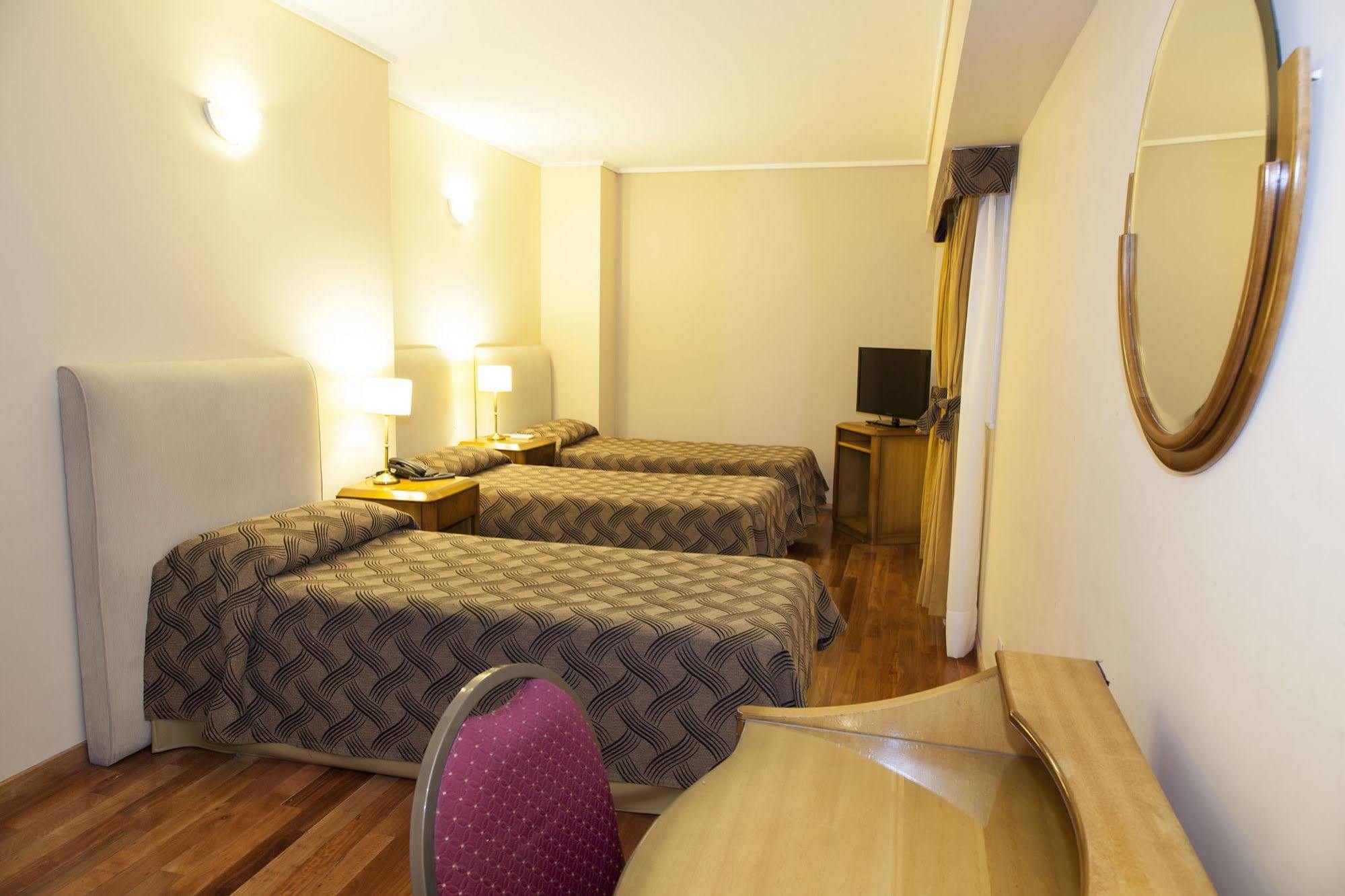Hotel Tritone