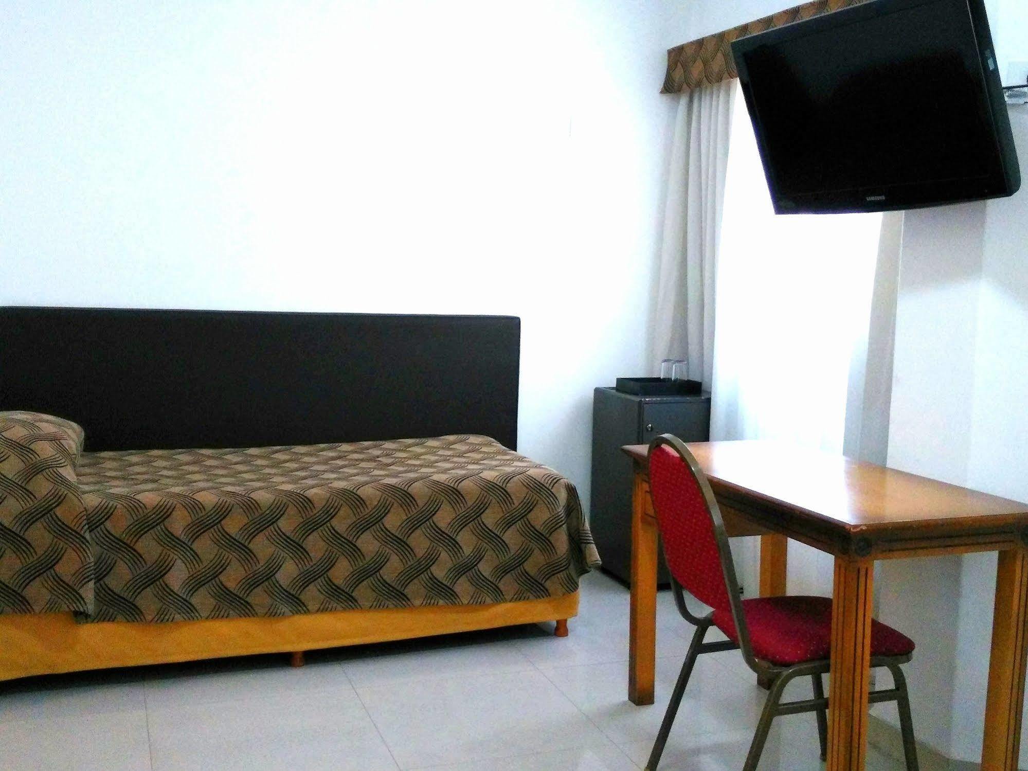 Tritone 3* Ciudad Autónoma de Buenos Aires