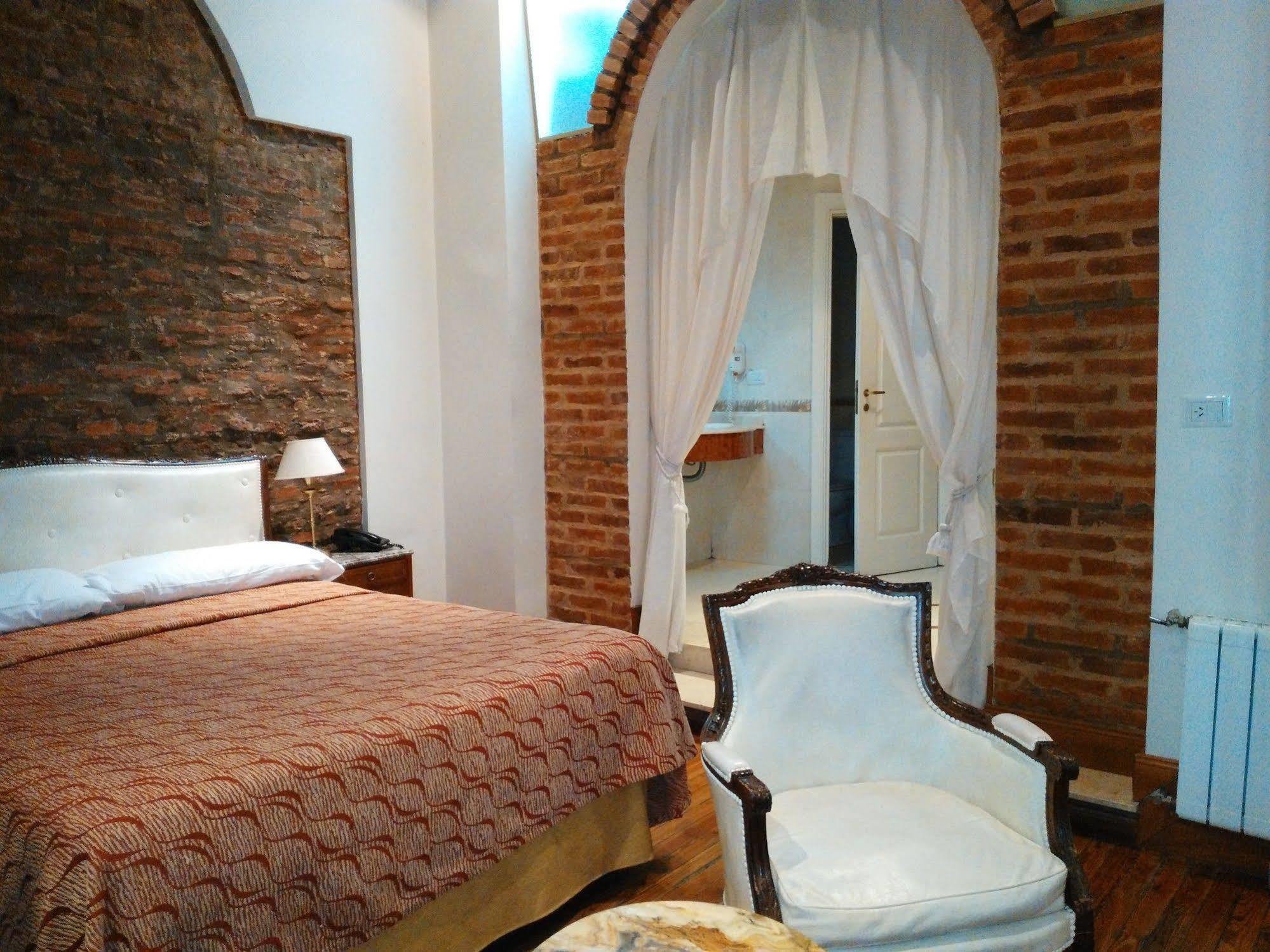 A&b Internacional Hotel