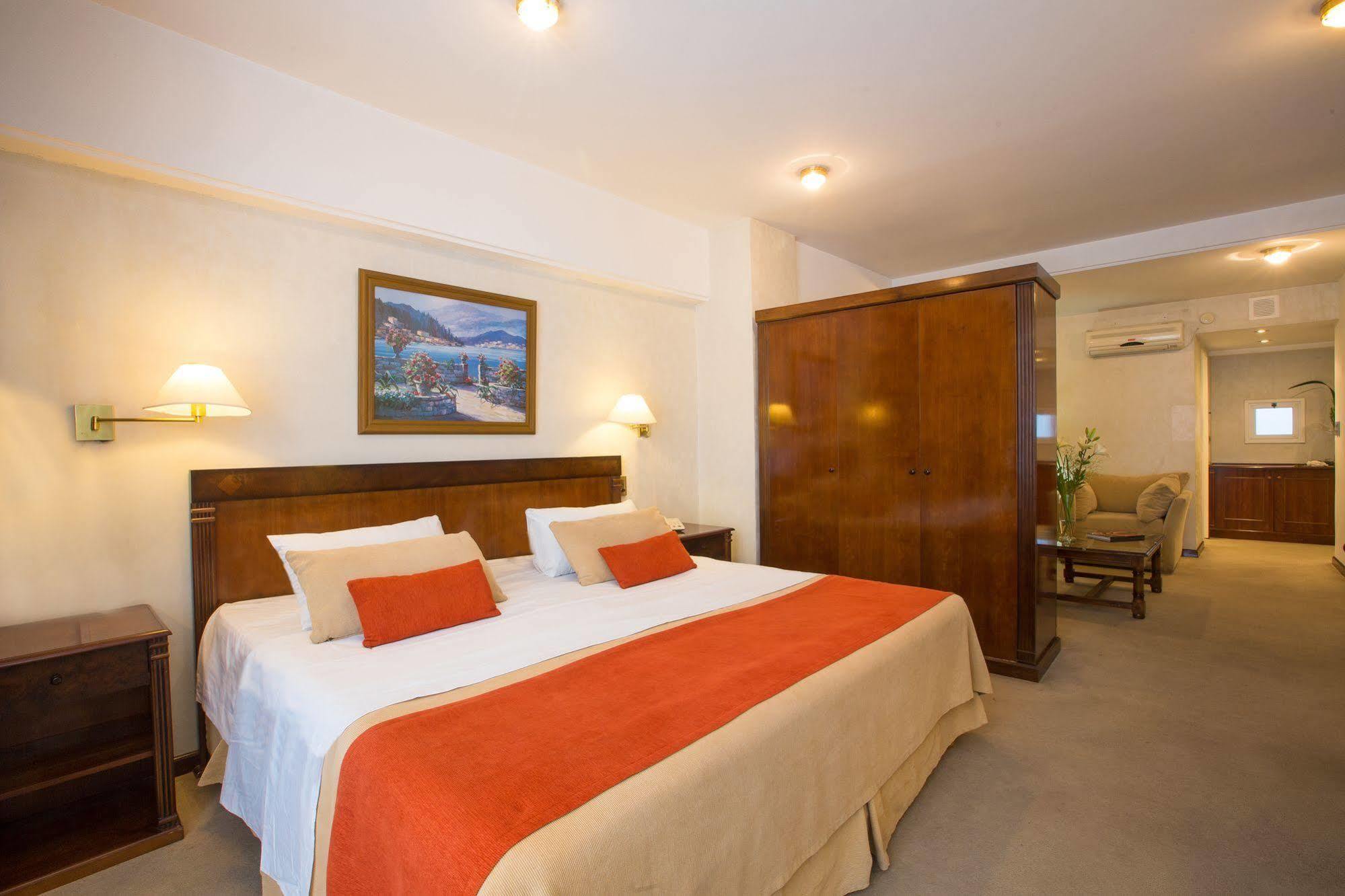 Hotel Reconquista Plaza Ciudad Autónoma de Buenos Aires