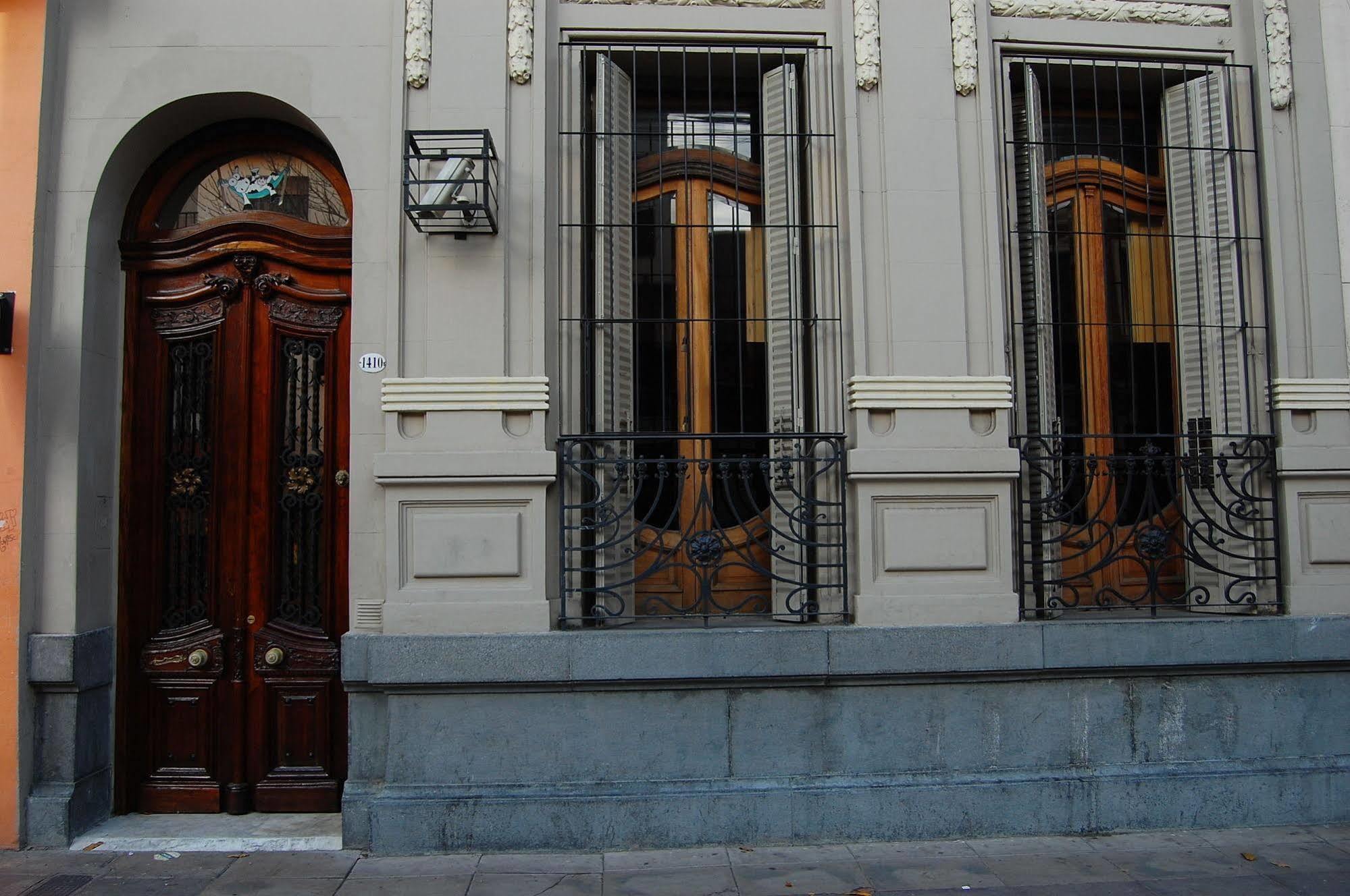 Sabatico Travelers Hostel&guesthouse Hostal