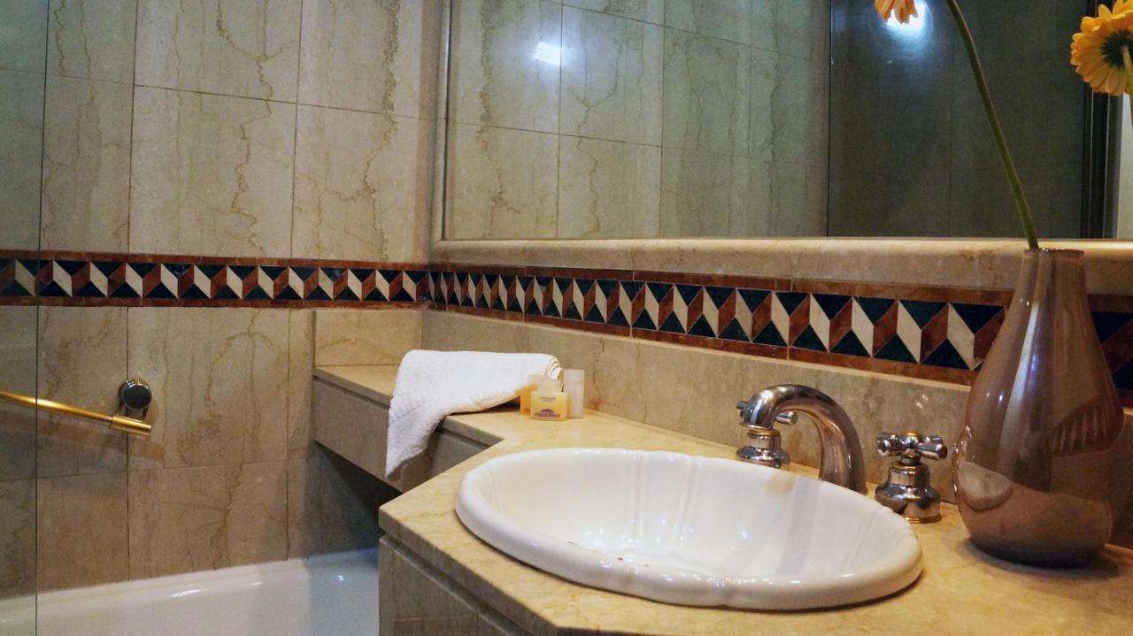 Howard Johnson 9 De Julio Avenue 4*