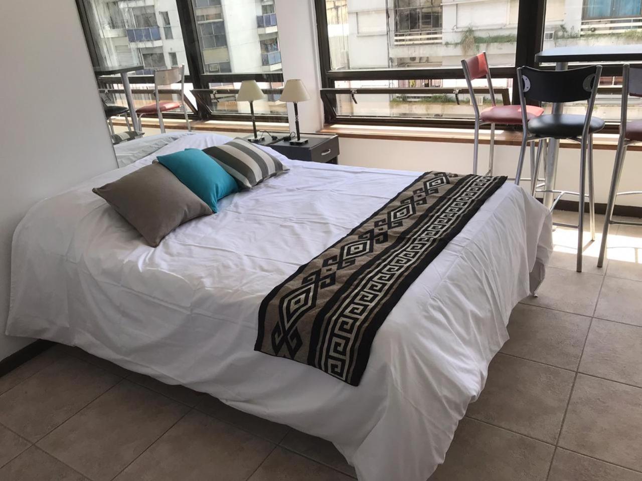 Tango Pop Junto Al Obelisco En 820 Avenida Corrientes Apartamento