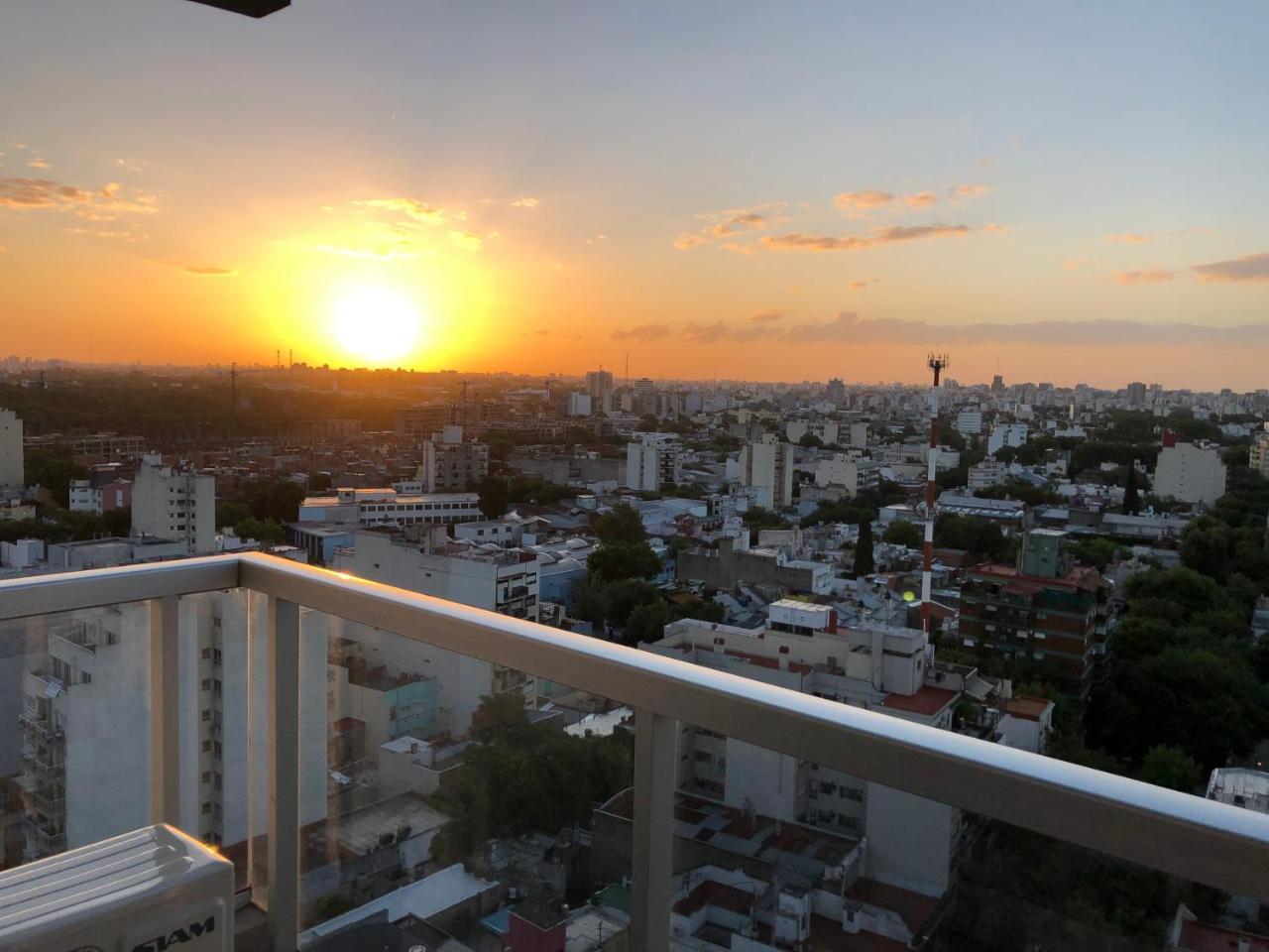 Metropolitan Charlone Apartamento