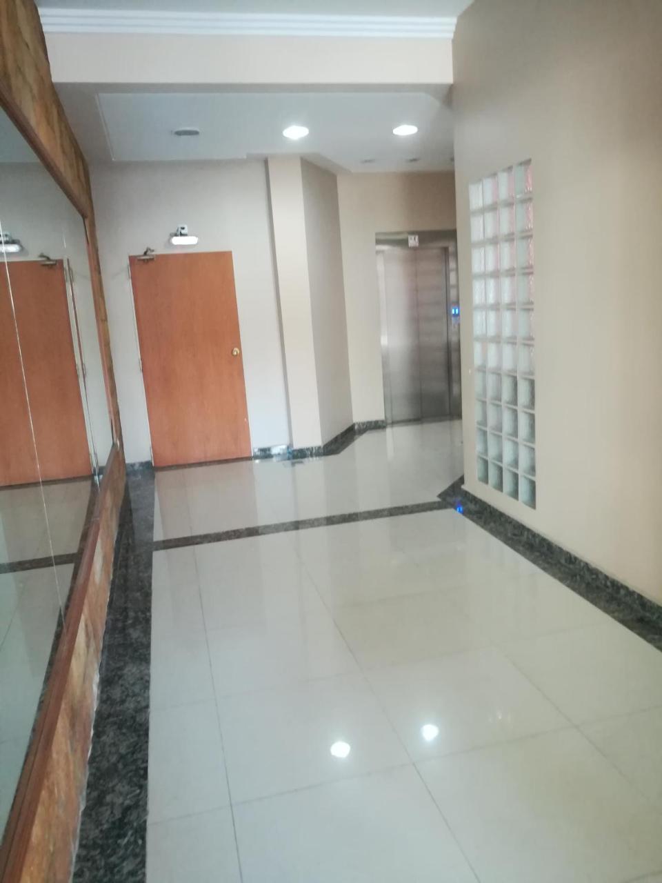 Monoambiente Amplio 2 Baños Luminoso Con Balcón Cercano A Hospital Italiano Y Shopping Abasto Almagro Apartamento *