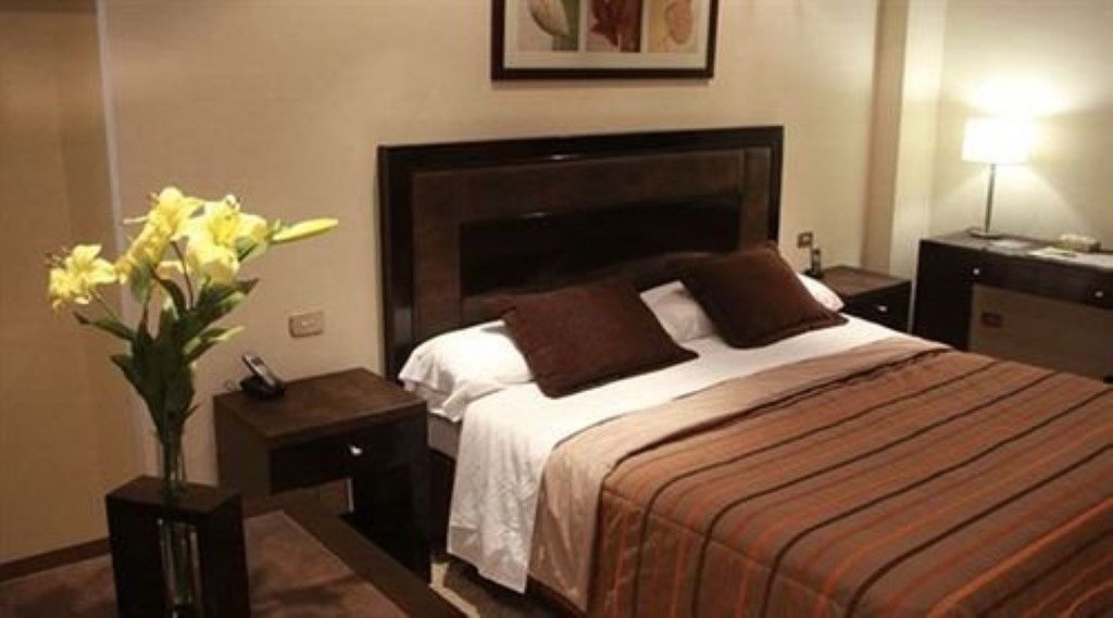 8 De Octubre Hotel