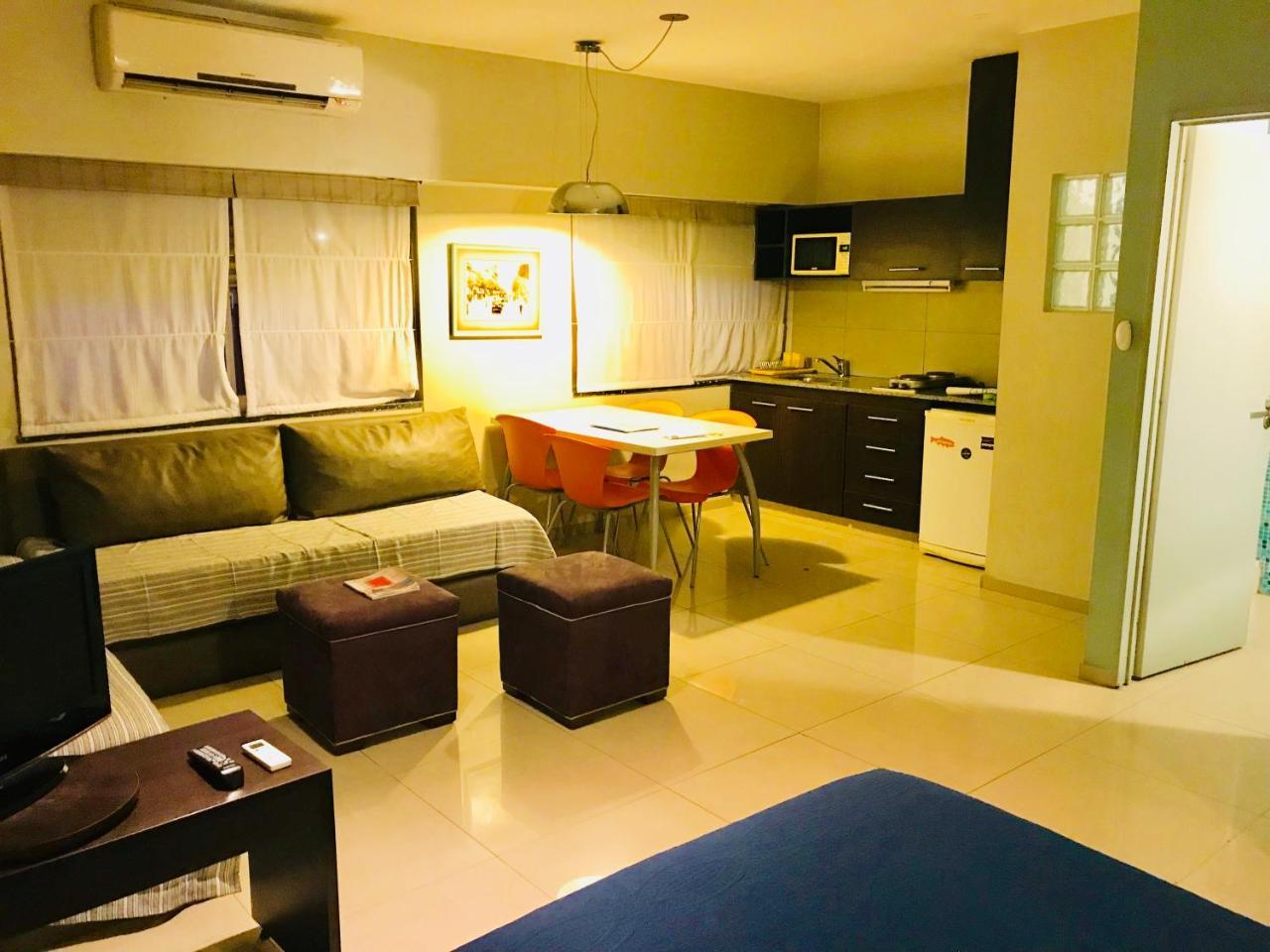 Apartamento Defensa 1057 *