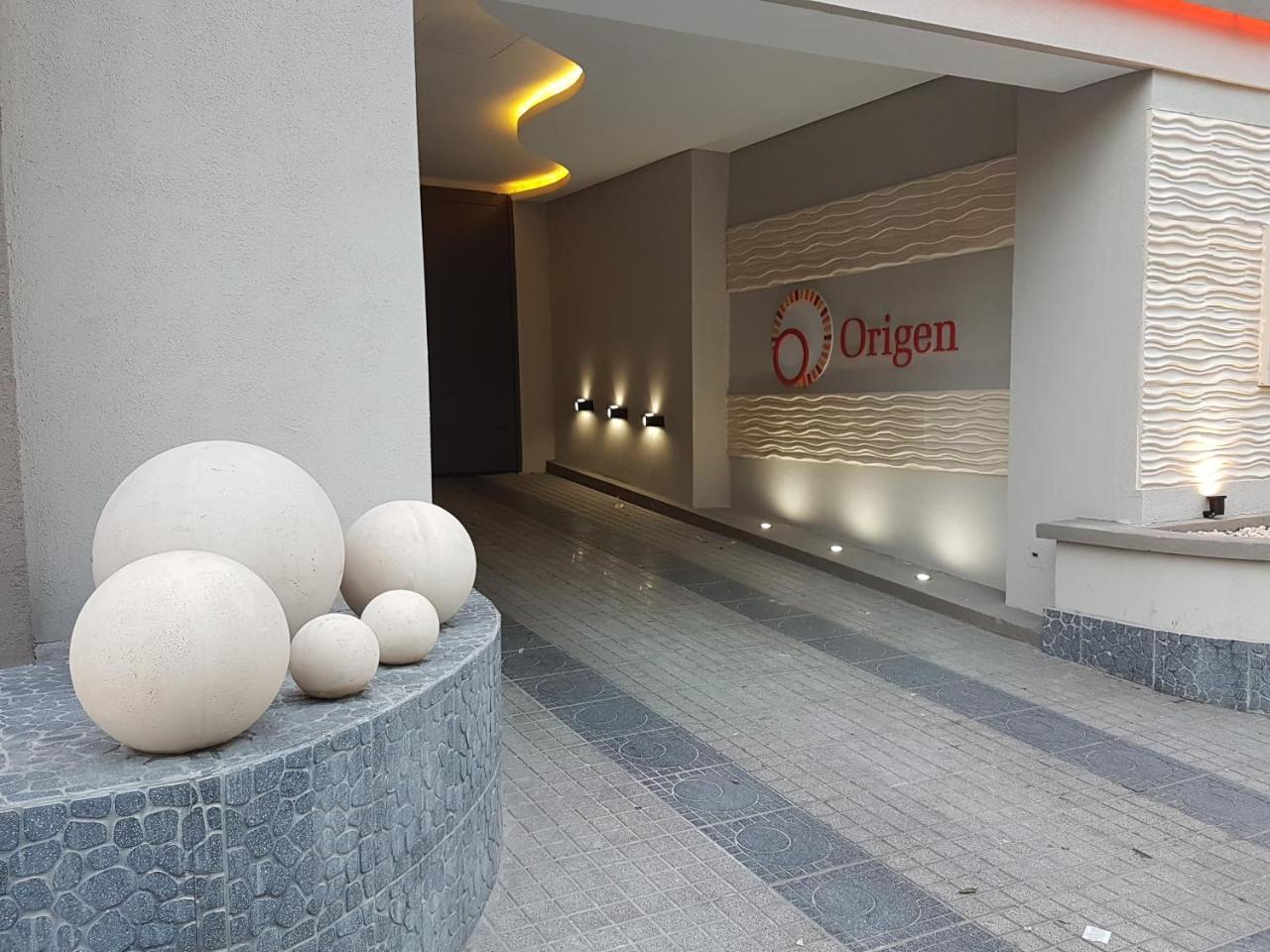 Hotel del amor Origen