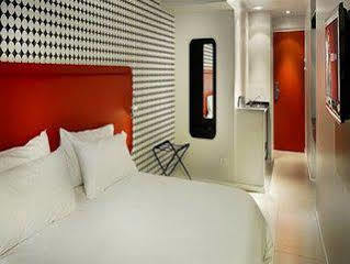 Hotel Pop