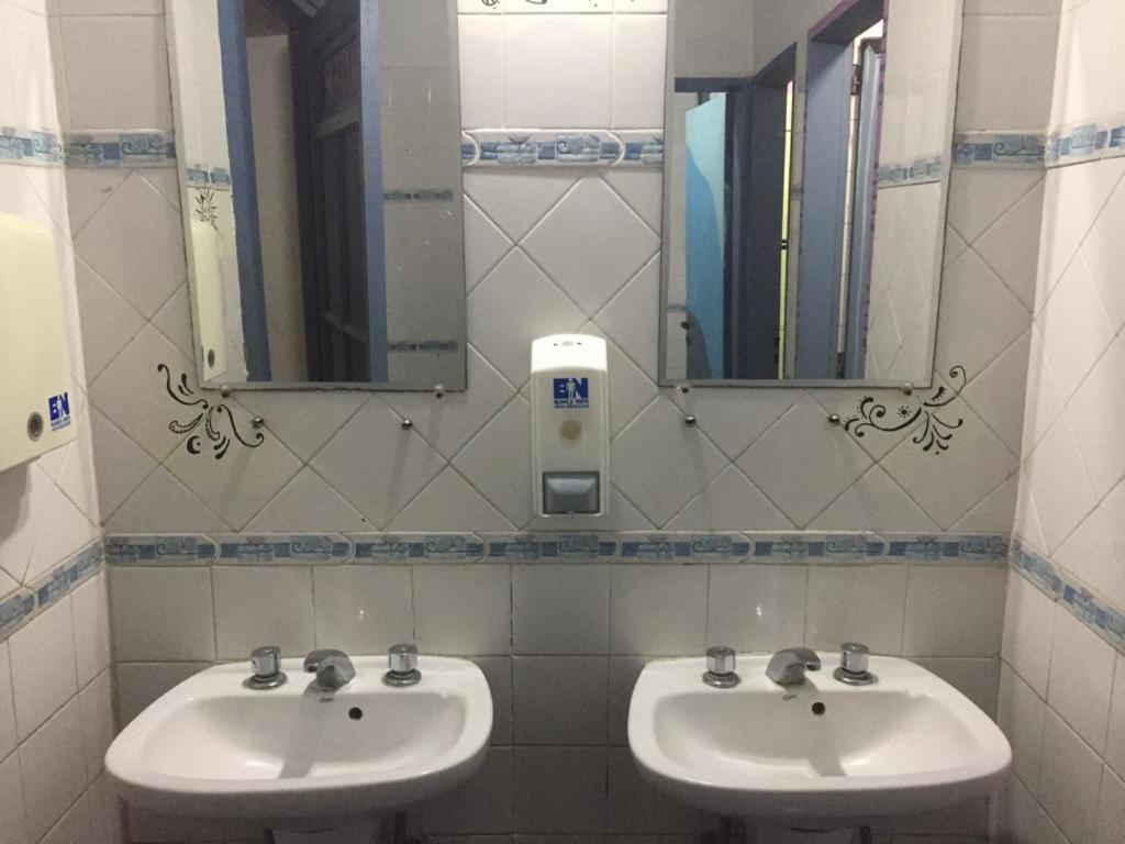 Hostel Urban 011 *