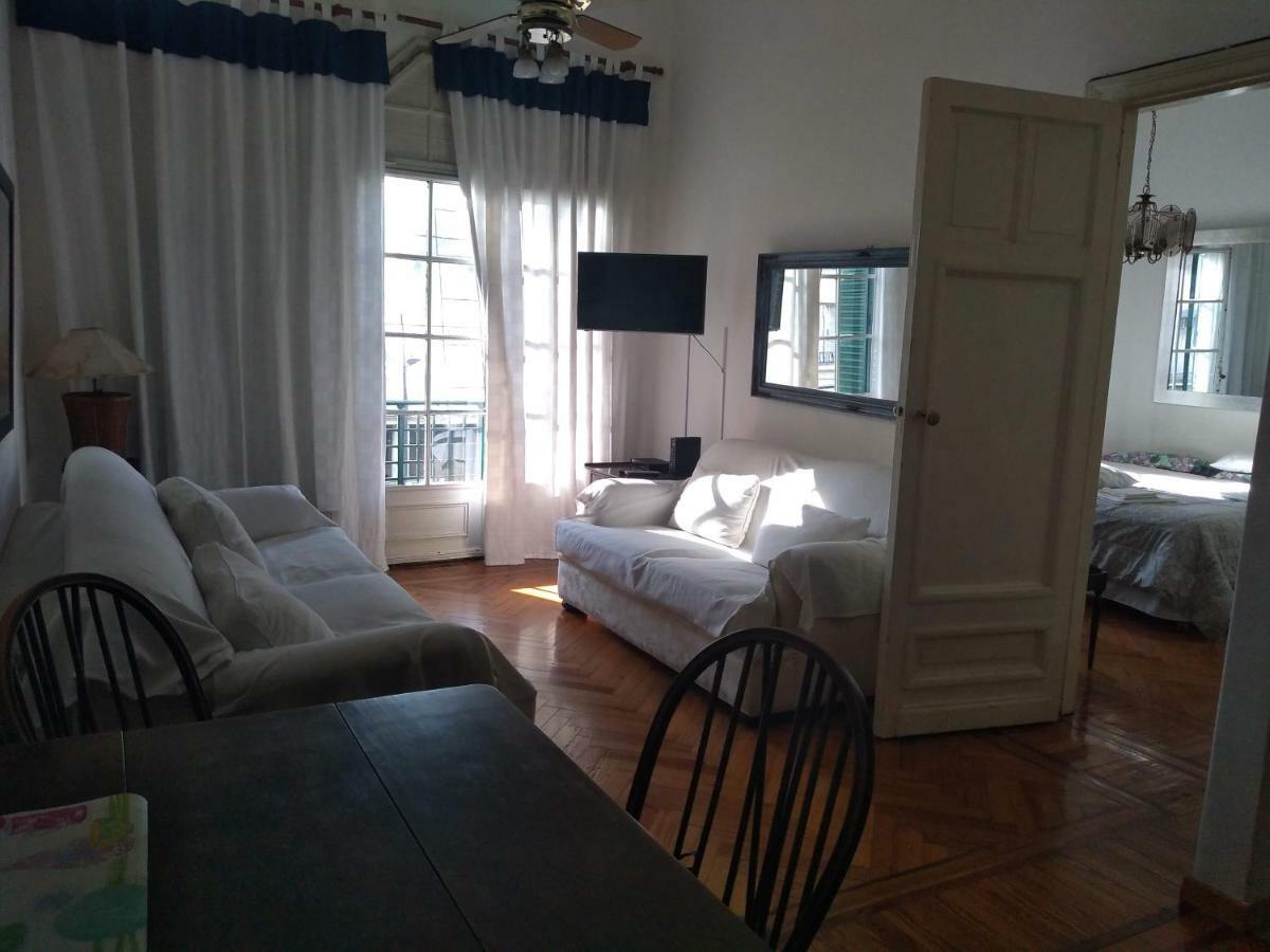 Corrientes Y Uruguay * Ciudad Autónoma de Buenos Aires