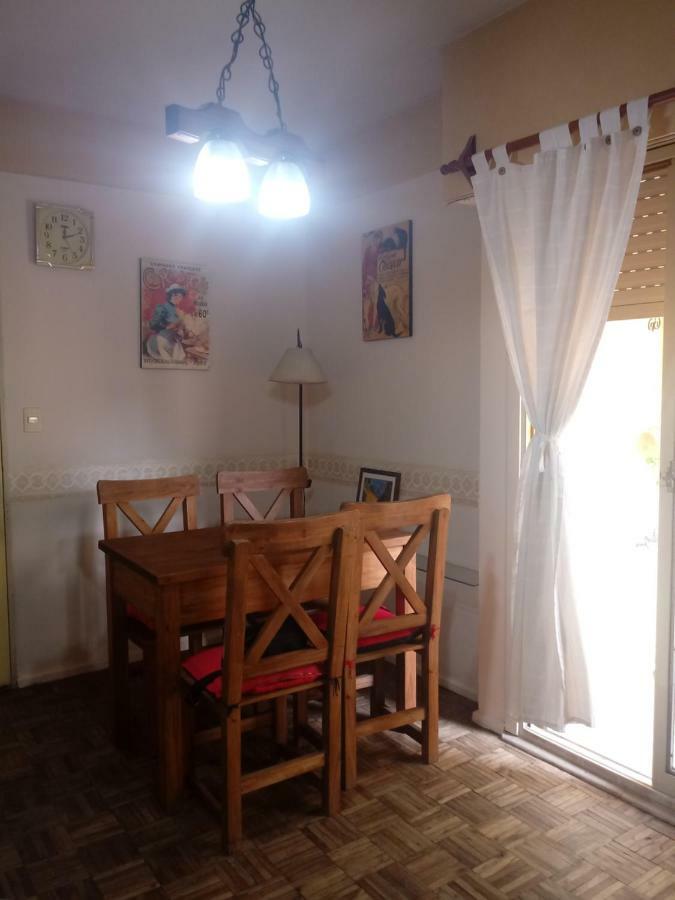 Calido En Parque Lezama Apartamento