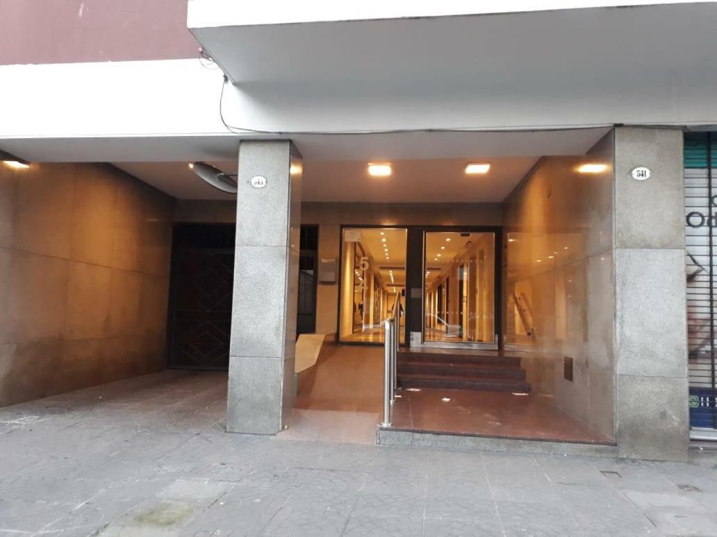 Departamento Zona Congreso Con Balcón A La Calle
