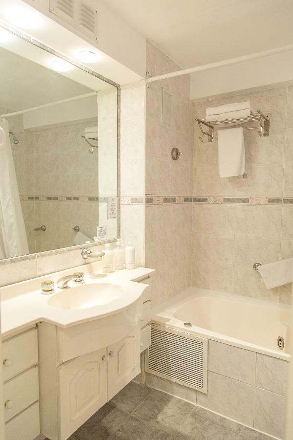 Reconquista Plaza Hotel 3*