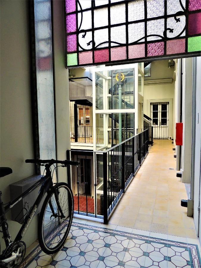 Stylish Duplex In Caseros Boulevard - San Telmo Apartamento