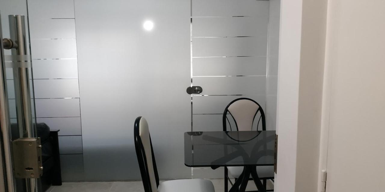 Departamento En Hotel, Excelente Ubicación En Microcentro *