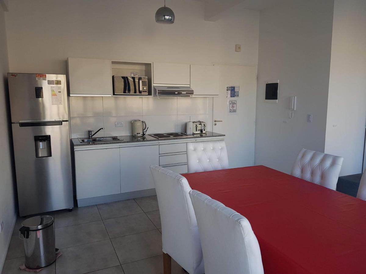 Apartamento Lujo Independencia 1302 Huespedes Locales No Se Cobra El Impuesto De Operaciones En Dolares Ya Que Se Abona En Pesos Al Arribar