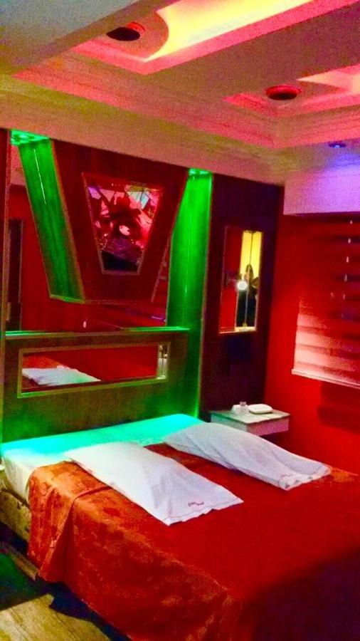 Hotel del amor Gilda