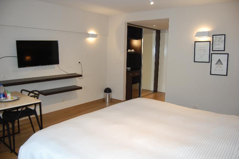 Aparthotel Avellaneda Aparts & 5*
