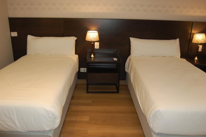 Aparthotel Avellaneda Aparts & 5*