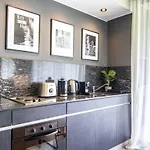 Amazing Oasis In Heart Of Palermo Hollywood -C1A-