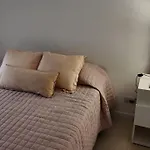 Confortable Departamento Amoblado De 2 Ambientes En Recoleta Con Patio