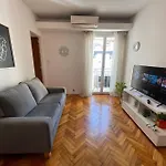 Ayres- Elegante Y Calido Departamento En Palermo- Charcas3