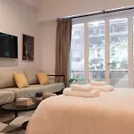 Fliphaus Chic Haus - 9 Lux Units 36 Pax