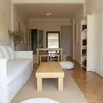 Hestia At Recoleta 2Bdr W Stunning Plaza View