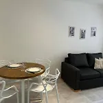 Luminoso Y Moderno Departamento