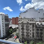 Departamento Con Vistas En Av Rivadavia, Rodeado De Bodegones Historicos, Bares Y Cultura Portena Para 3 Y Hasta 4 Personas