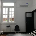 Antiguo departamento con excelente ubicación