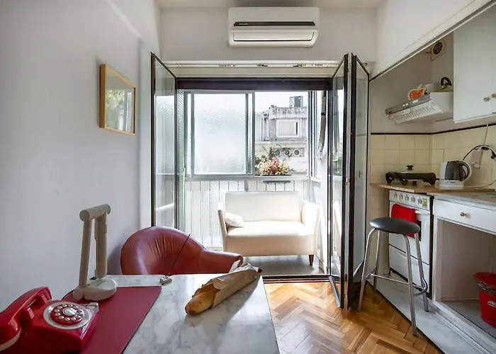 Departamento A Metros De Plaza Dorrego, San Telmo