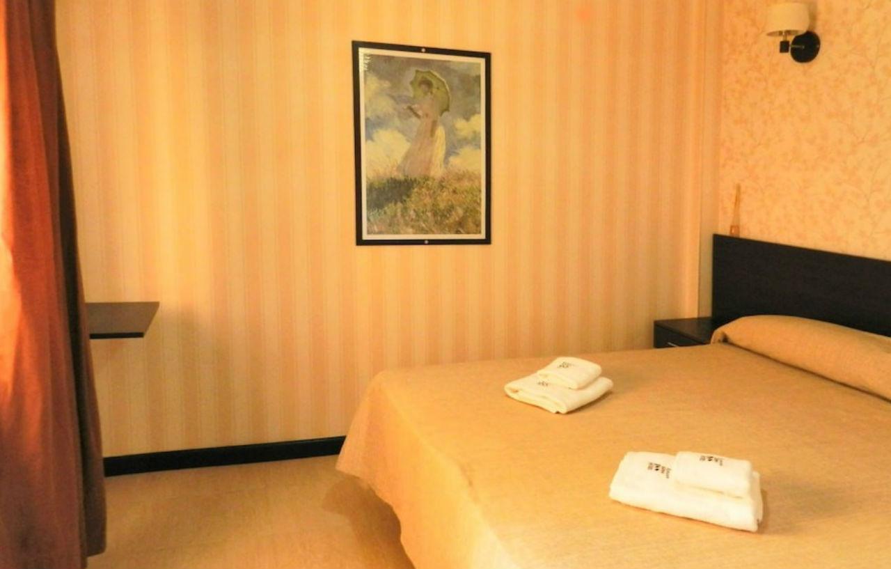 Hotel Y