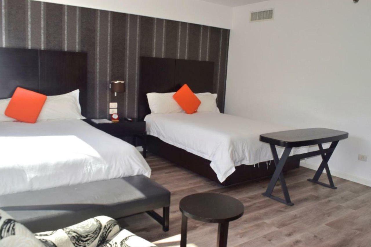 Howard Johnson Abasto Hotel