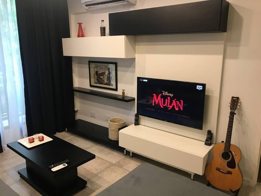 Apartamento In San Telmo En Con Dos Banos Y Balcon A La Calle