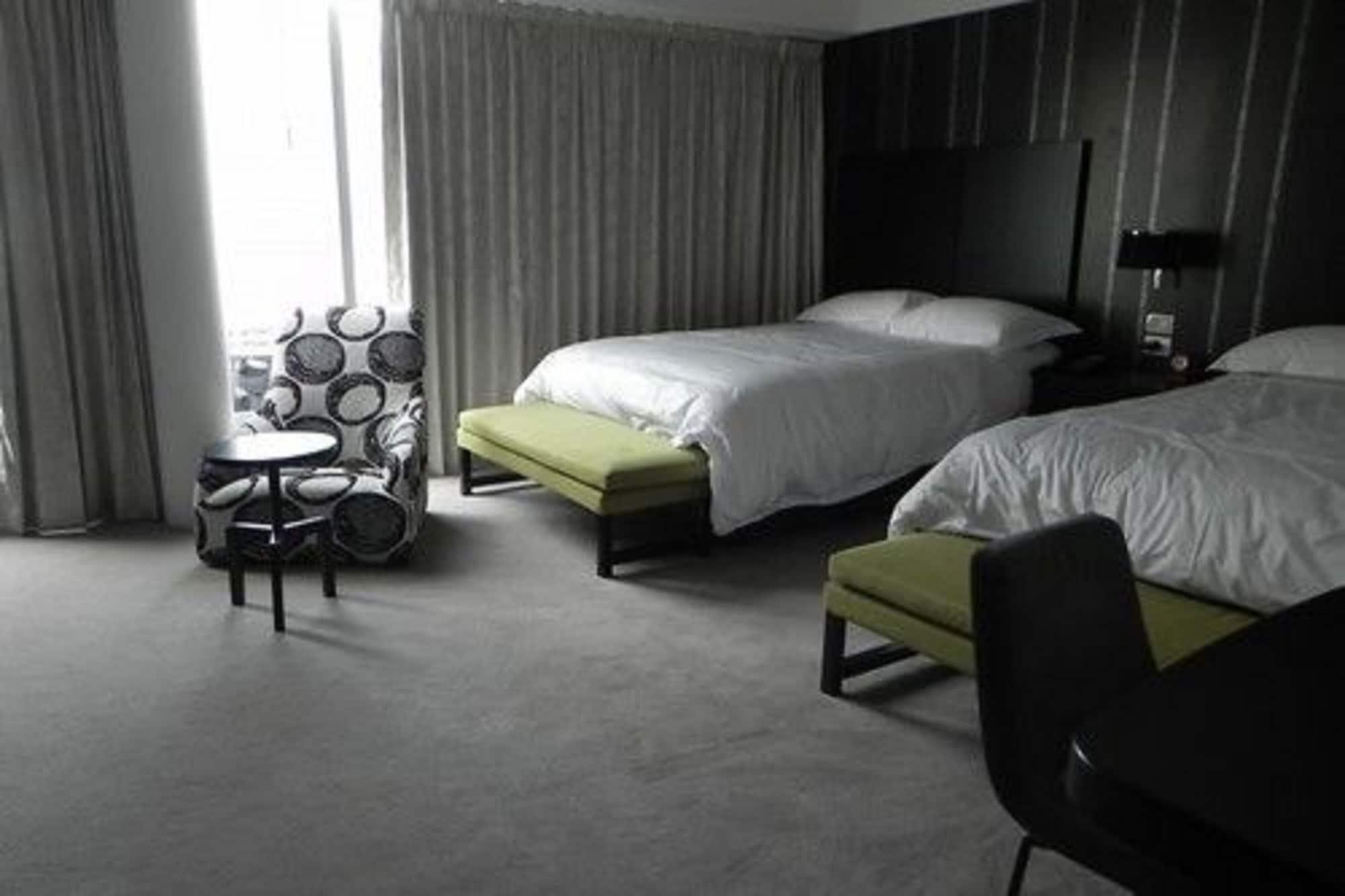 Howard Johnson Abasto Hotel