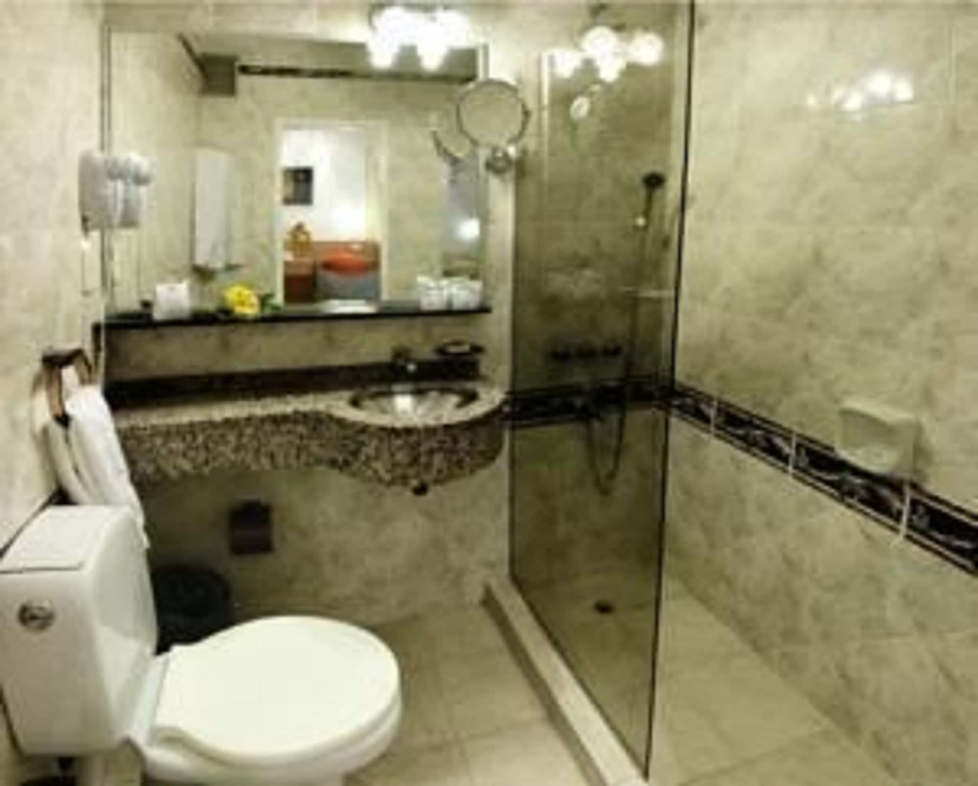 Sarmiento Palace 3*