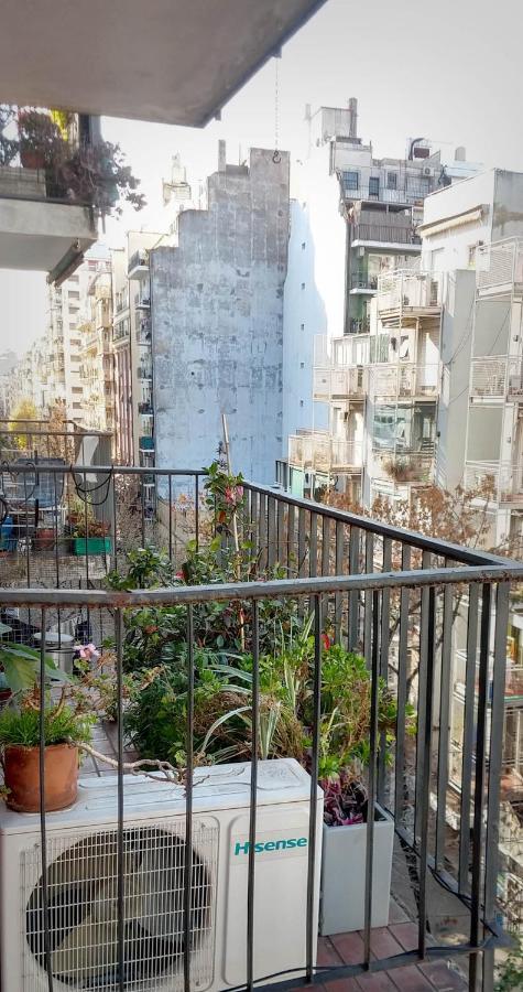 Depto 2 Ambientes Muy Luminoso Con Internet Y Vista A La Plaza Apartamento