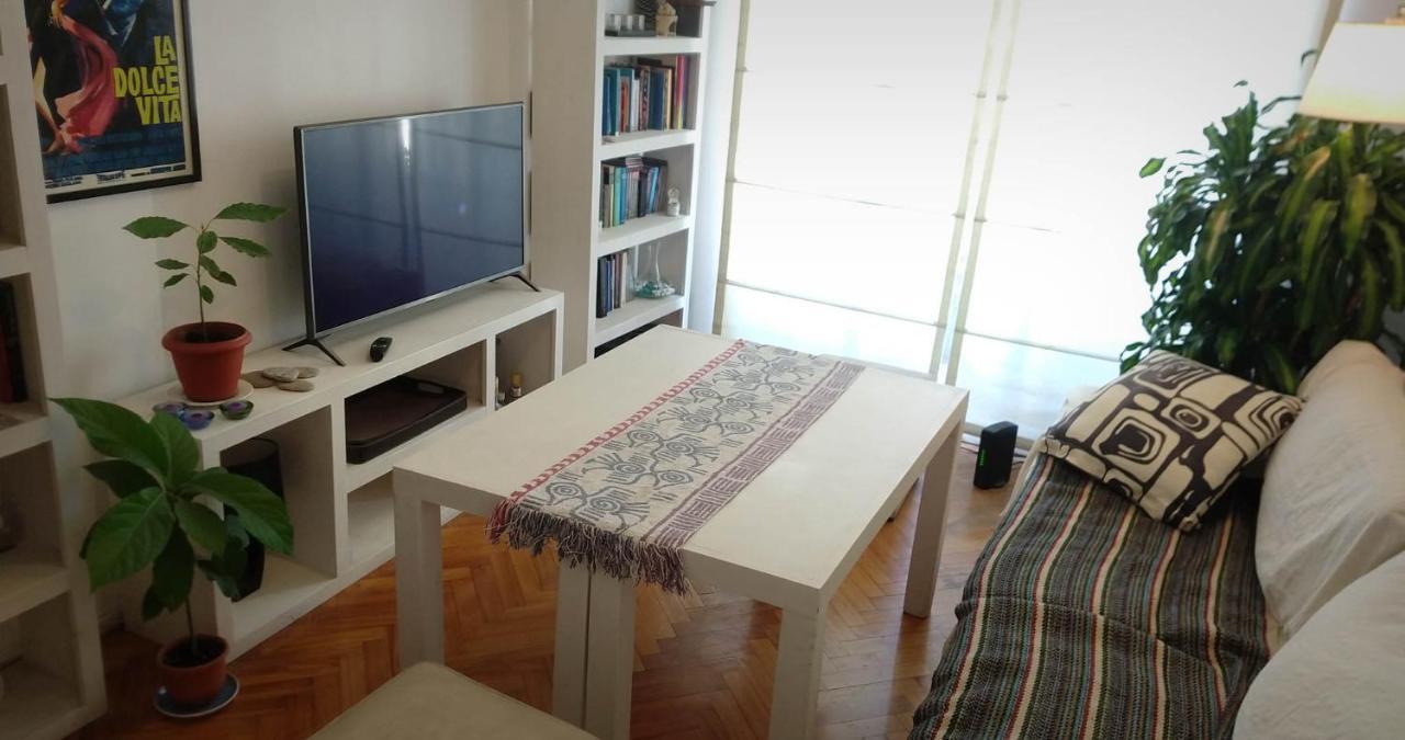 Apartamento Depto 2 Ambientes Muy Luminoso Con Internet Y Vista A La Plaza *
