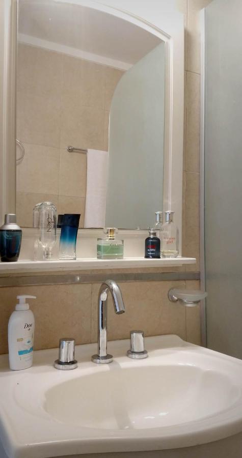 Apartamento Depto 2 Ambientes Muy Luminoso Con Internet Y Vista A La Plaza *